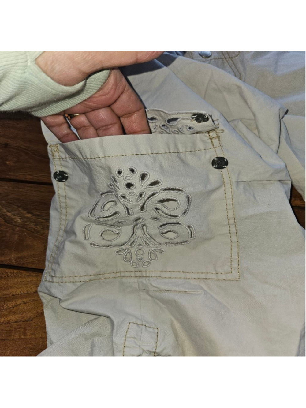 Miss Me Eyelet Cargo Capris 100% Cotton Size L - Picture 7 of 7
